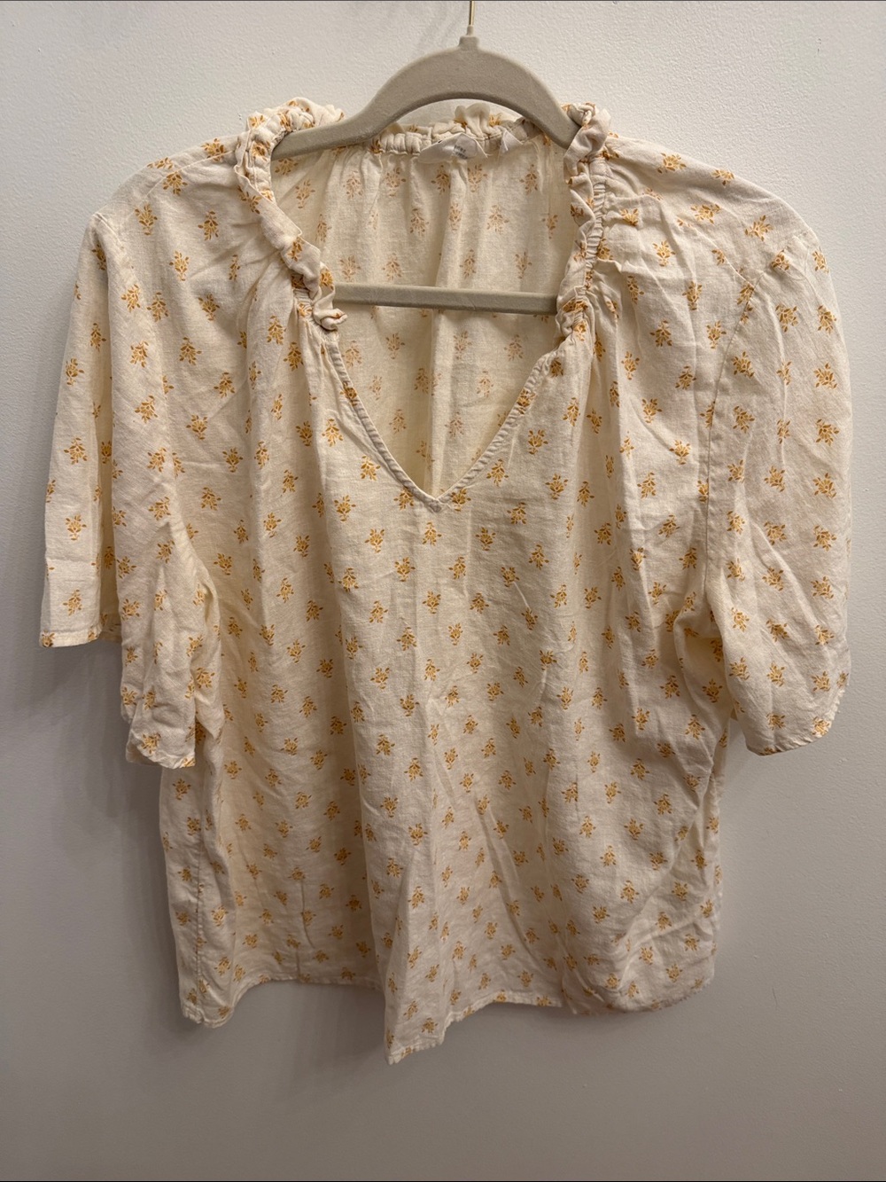 Candace Cameron Bure - Cream Floral Ruffled Neck Women's Top